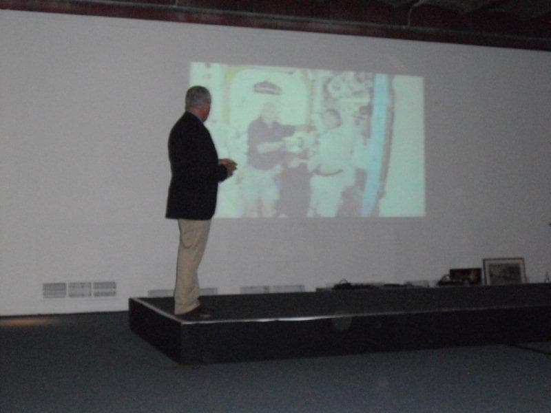 STS-119 Meeting 2009 28